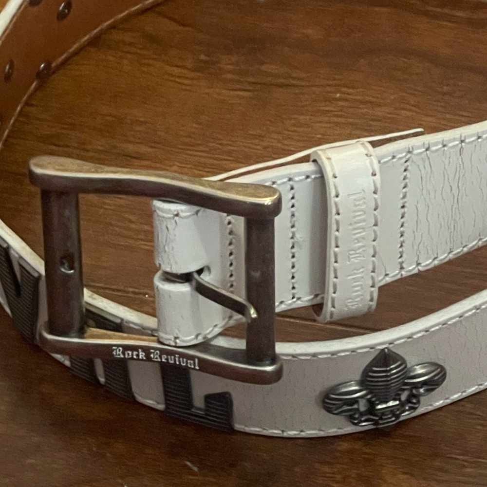 White Rock Georgia Leather Belt
ROCK REVIVAL - Picture 2 of 8